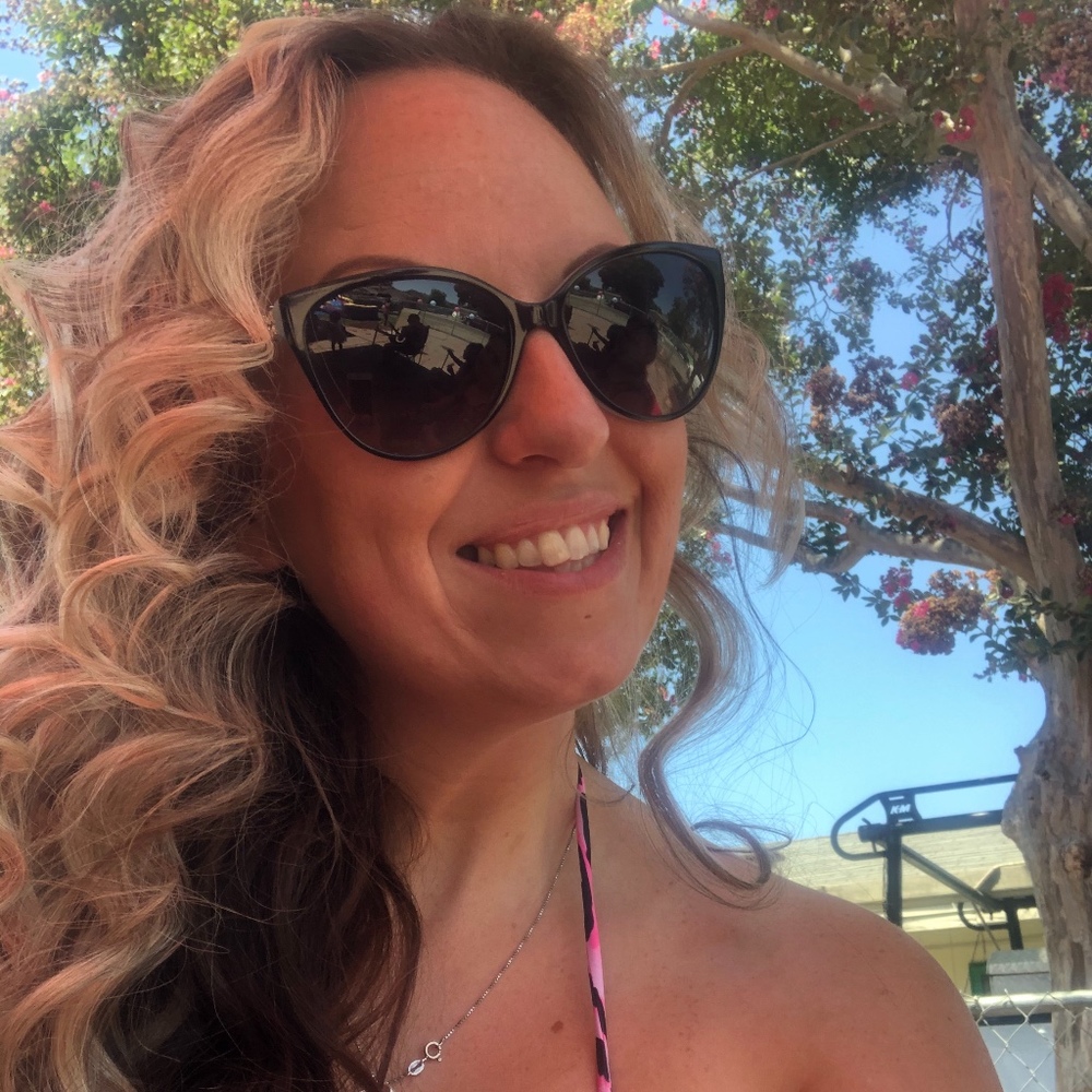 Meet your Posher, April